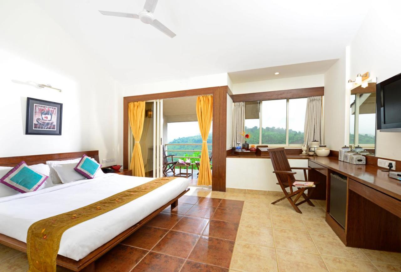 Manas Resort With Petting Zoo, Igatpuri Buitenkant foto