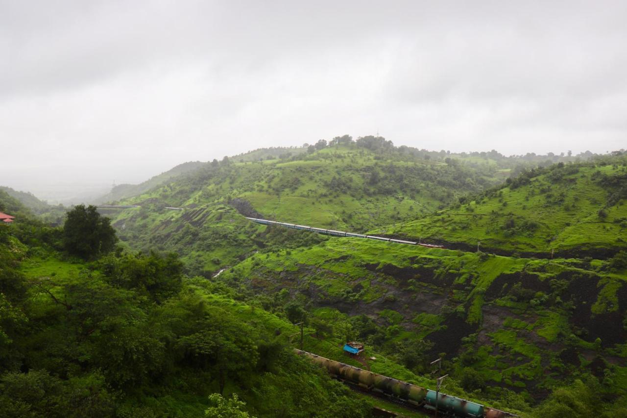 Manas Resort With Petting Zoo, Igatpuri Buitenkant foto