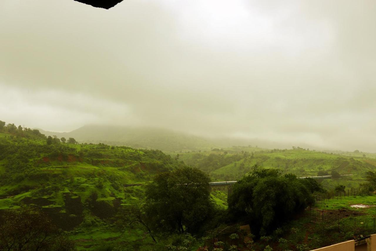 Manas Resort With Petting Zoo, Igatpuri Buitenkant foto
