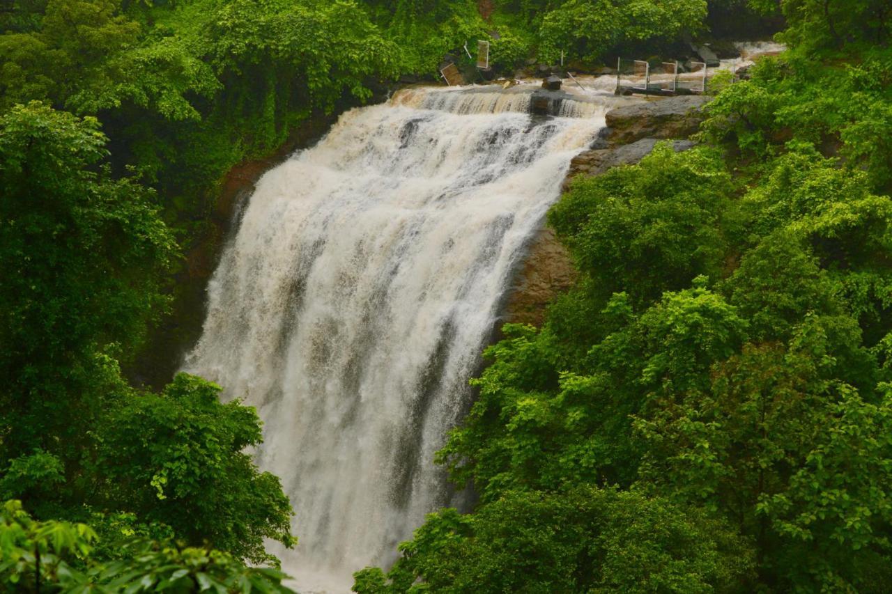Manas Resort With Petting Zoo, Igatpuri Buitenkant foto