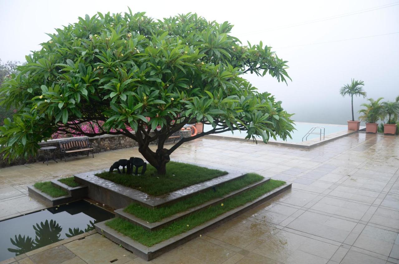 Manas Resort With Petting Zoo, Igatpuri Buitenkant foto