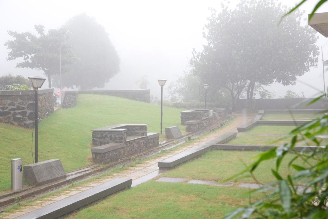 Manas Resort With Petting Zoo, Igatpuri Buitenkant foto