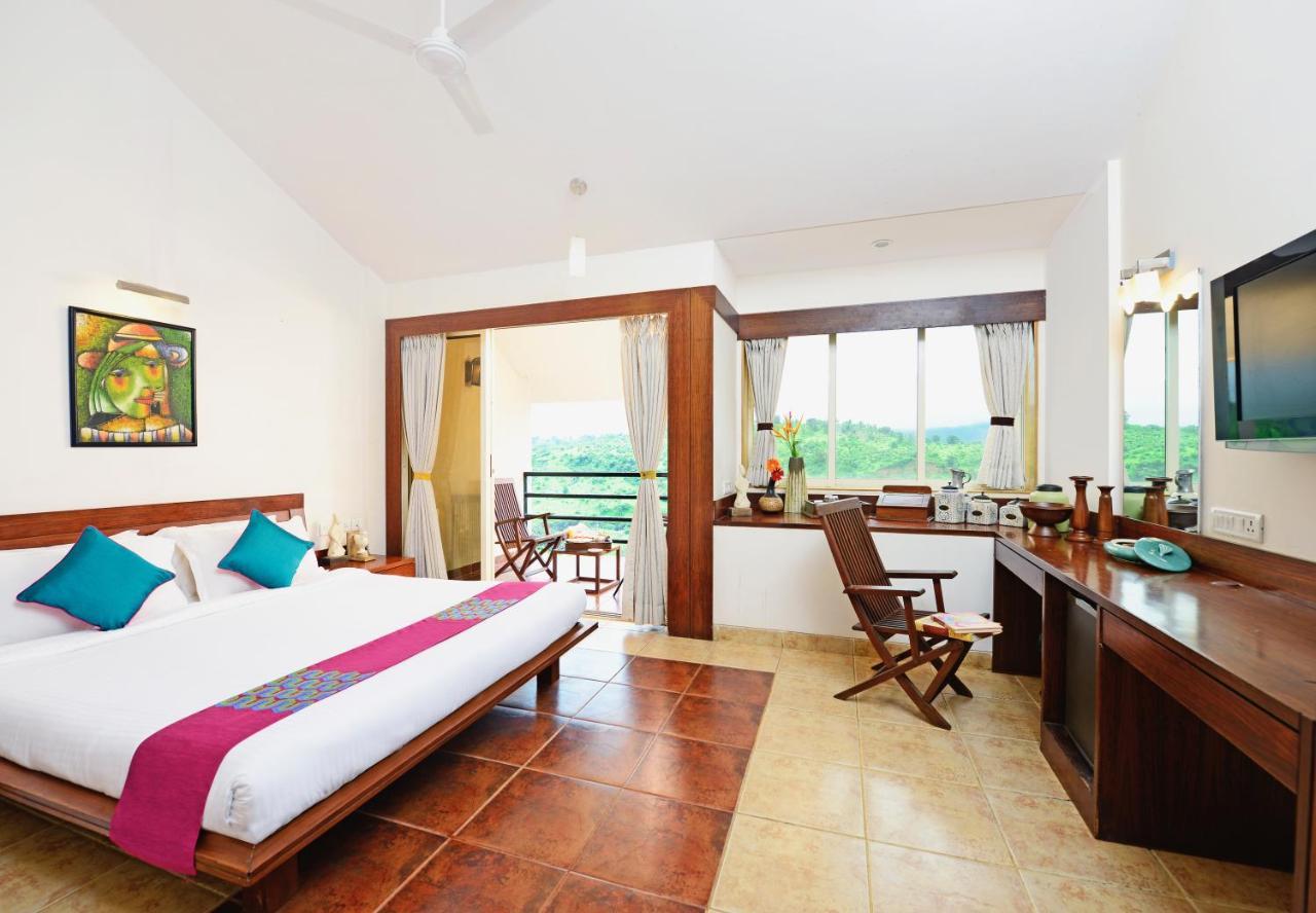 Manas Resort With Petting Zoo, Igatpuri Buitenkant foto